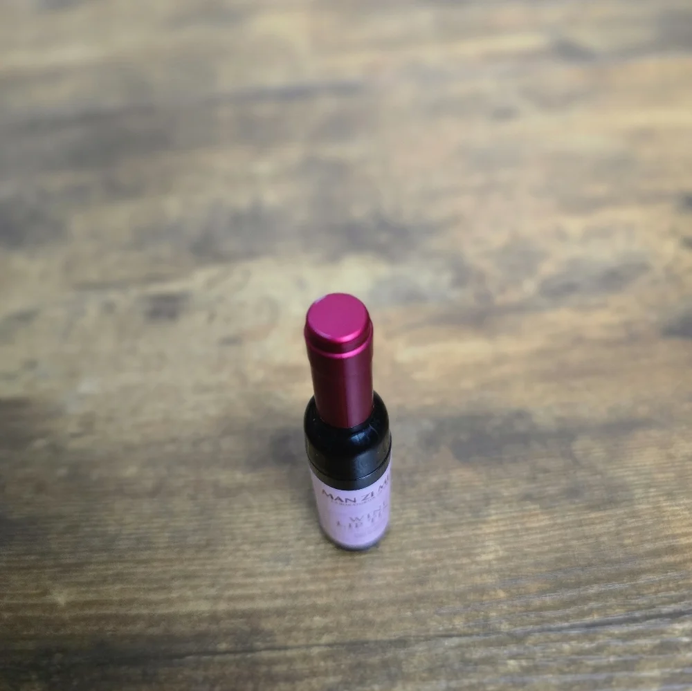New Man Zi Miao Wine Lip Tint Waterproof Lipgloss CR01 Rose Coral